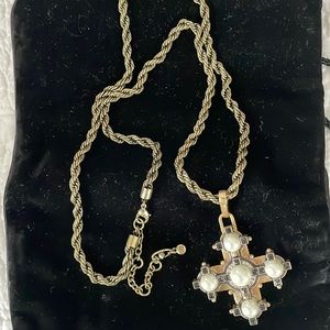 CAbi tudor necklace. VGC